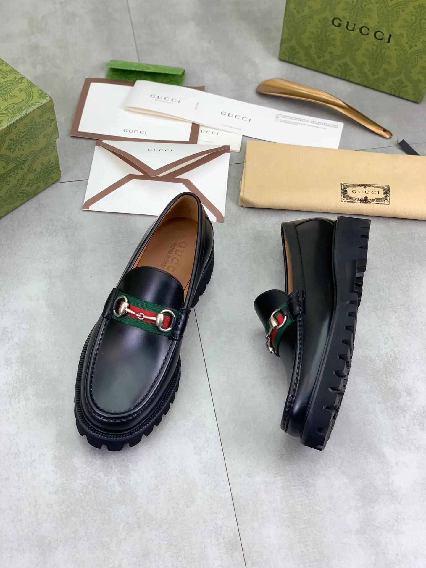 Factory price P840 💰💎💎💎Top version (original foam outsole) Brand: [GUCCi] Gucci's new business formal casual leather shoes Standard code: Men's size 39–45 (38 needs to be customized) Grade: Same style as the official website Original order quality Materials: Original open-edge beaded calfskin Water-dyed cowhide lining Original lightweight foam outsole Style category: Men's fashion Formal casual leather shoes, slip-on men's shoes series, young and fashionable, European and American trends, British style, casual matching, comfortable feet, color: multiple colors available, actual picture